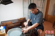 在线日历成都“90后”小伙“十年磨一剑”：从爱好者到守艺人 传播中国文化